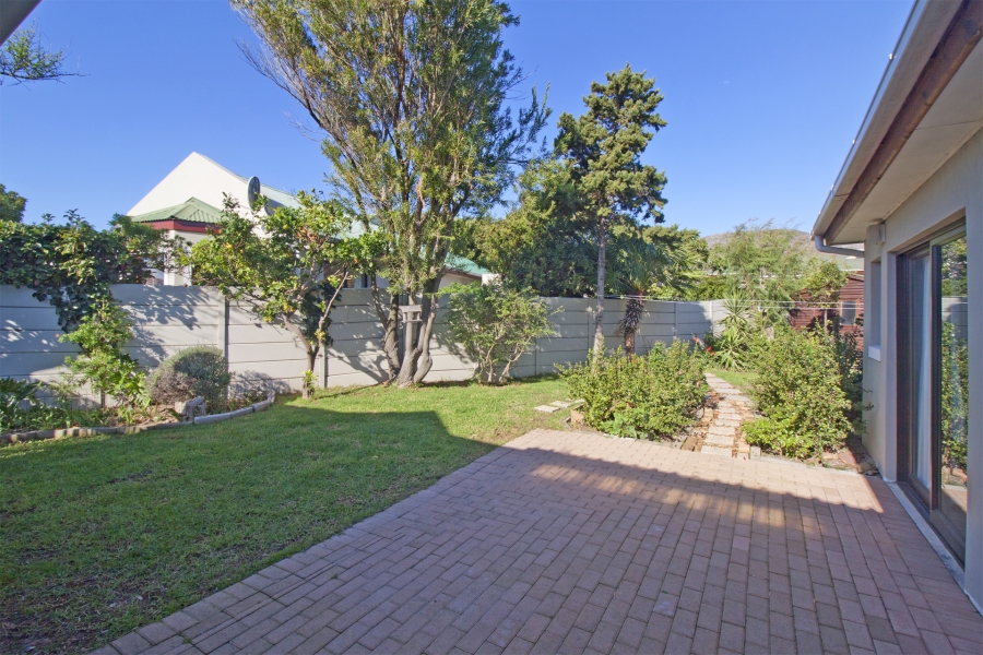 3 Bedroom Property for Sale in Milkwood Park Western Cape